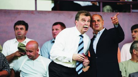 Dinu Gheorghe îl înțeapă pe patron: "Plătesc greșelile  lui Copos!"