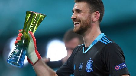 Unai Simon și Thiago Alcantara, gesturi superbe după calificarea Spaniei în semifinalele EURO 2020: „Lui i-aș fi dat trofeul!” | FOTO