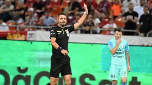 Încă o fază controversată pentru Sebastian Colțescu! Cartonaș roșu împotriva lui Milanov, spre disperarea celor de la Dinamo