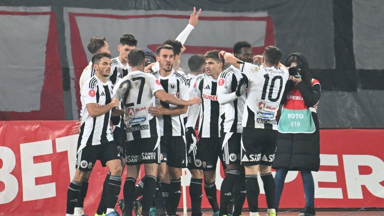 Universitatea Cluj - CFR Cluj 3-2, în etapa 19 din Superligă. Trupa lui Ioan Ovidiu Sabău întoarce spectaculos meciul după pauză și câștigă cu emoții derby-ul Ardealului. „Șepcile roșii” revin pe primul loc!