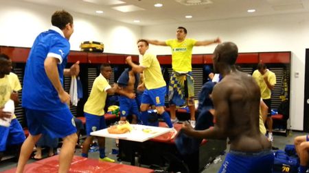 ISTORIE: "Lupii galbeni" câștigă Cupa României după 18 ani! VIDEO Dansul victoriei în vestiarul bucuriei