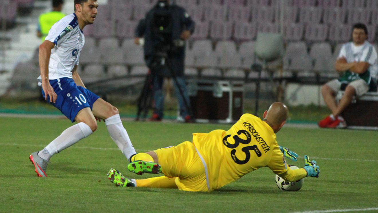 Diagnostic grav pentru Roman după ce a fost scos cu targa de pe teren: "Are o gaură în mușchi. Nu își simțea piciorul"