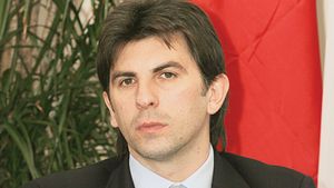 Lupescu: "Oamenii politici vor să profite de națională"
