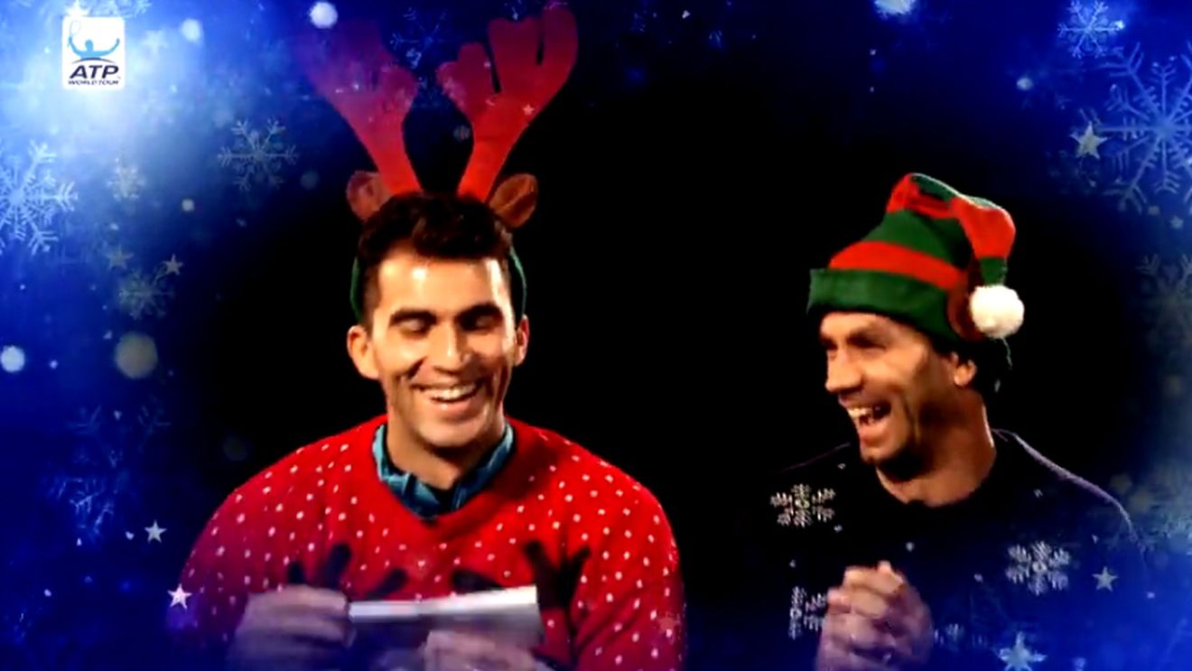 Au plecat la colindat. 5 clipuri amuzante în care așii tenisului iau la trântă melodiile de sezon: Tecău și Rojer s-au costumat special în reni