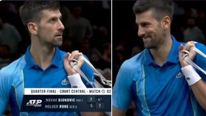 Novak Djokovic, „război" total cu spectatorii la Paris! Ce a putut face sârbul cu steagul Franței, după calificarea în semifinale | FOTO