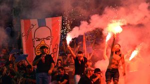 EXCLUSIV | 9 fani de la SUD Steaua și PCH, reținuți de poliție la Paris după agresarea lui Elias Bucurică. OFICIAL | MAE: Mandate de arest preventiv prelungite pentru doi fani. Unul dintre reținuți e rugbist la Steaua

