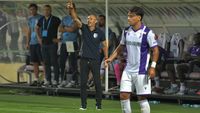 „Te trimit în tribune!”. Bogdan Andone, exasperat de modul în care arbitrii se poartă cu el: „Nu există respect”
