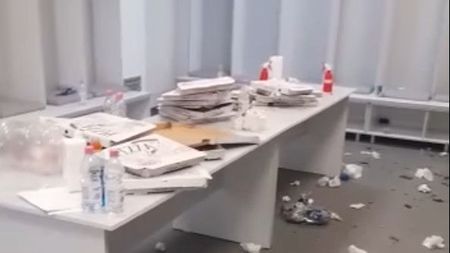 Dinu Gheorghe le bate obrazul celor de la CFR Cluj, după ce au făcut haos în vestiarul de la Arad: „Și Dan Petrescu trebuie să intervină! E urât ce au făcut!” | VIDEO EXCLUSIV ProSport Live