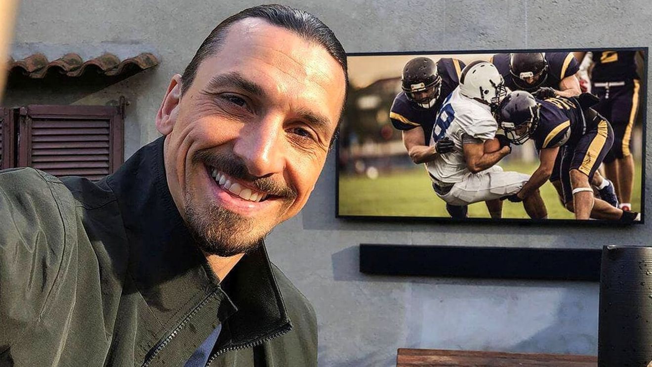 A comis-o rău de tot de data asta! Zlatan Ibrahimovic este făcut praf în Suedia, după ce a împușcat un leu în Africa de Sud și i-a luat colții și craniul drept trofee