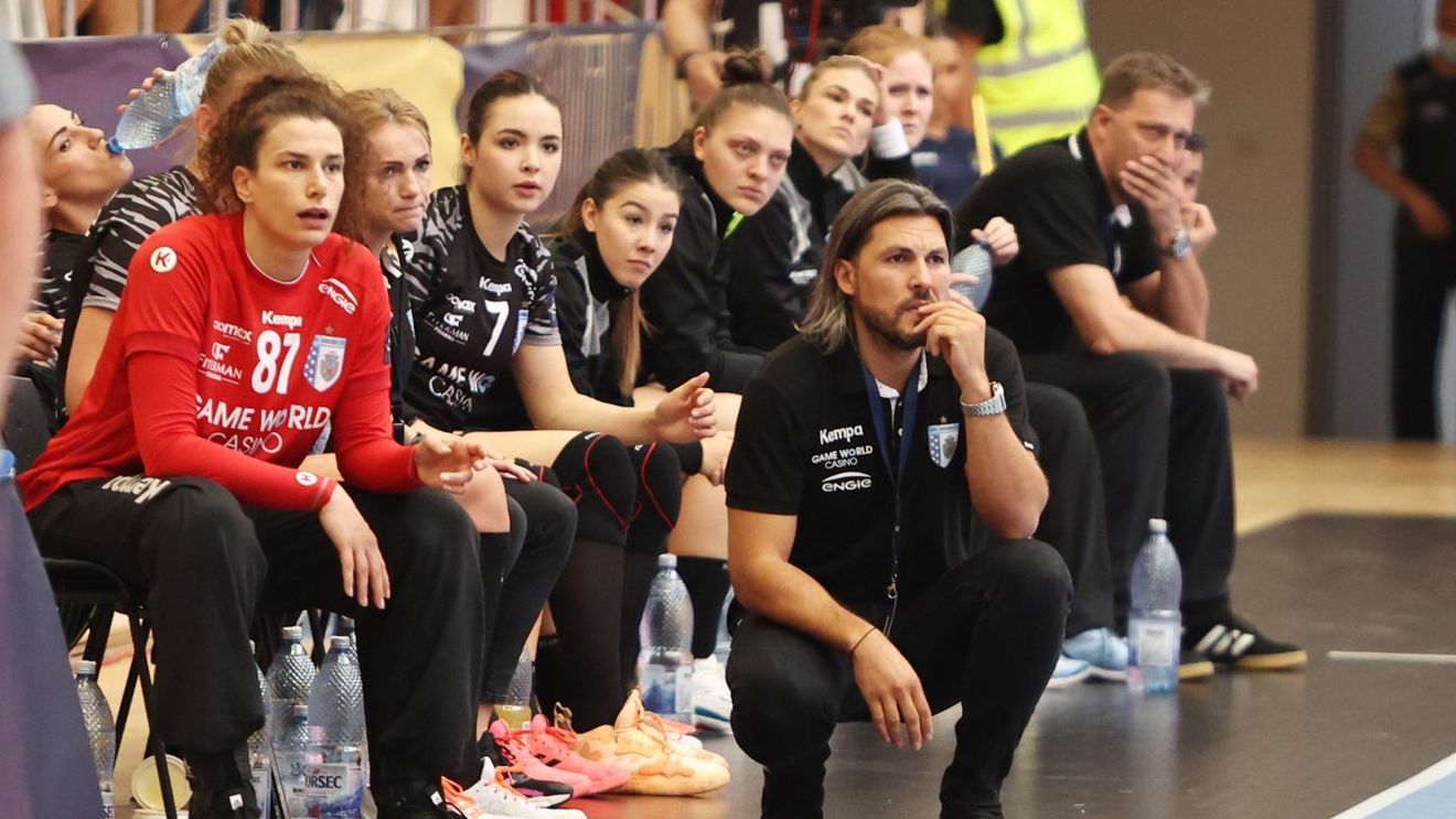 Cei mai bine plătiți antrenori din Liga Florilor la handbal feminin sunt Adi Vasile și Kim Rasmussen. Ce salariu lunar au cei doi | EXCLUSIV