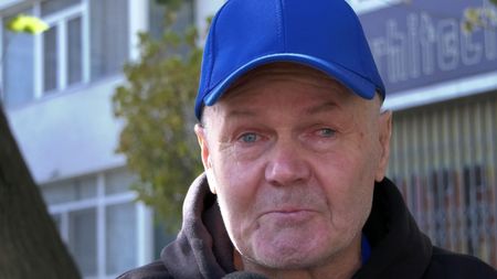 Suporterul de 66 de ani al echipei lui Mititelu, rupt cu bătaia de fanii formației lui Rotaru: „Mi-au dezlipit retina” + Plânge când vorbește despre legenda Ion Oblemenco | VIDEO EXCLUSIV