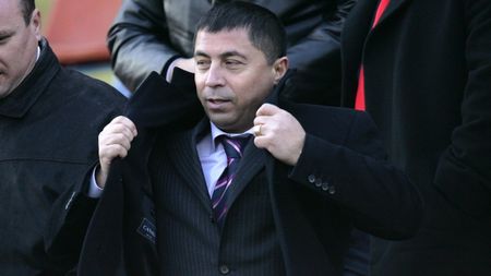 "Rednic e o coardă! **Am relații, n-o să mai antreneze nicăieri!"