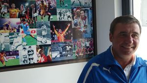 Hagi, sfaturi pentru Steaua: "Trebuie să joace până la capăt"