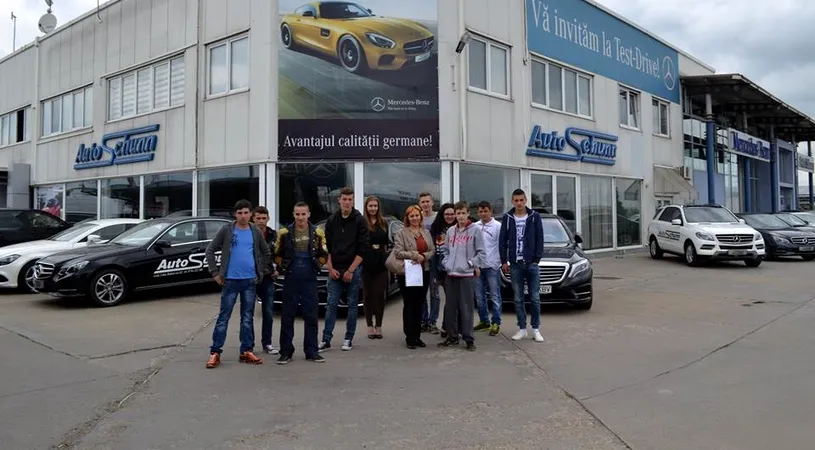 Mercedes i-a invitat pe elevii din Arad să descopere lumea automobilismului 