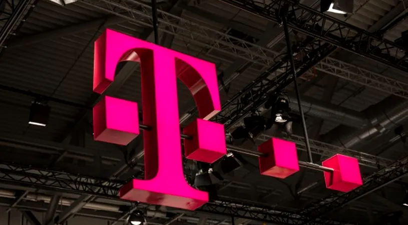 Telekom a cerut retragerea licențelor pentru două posturi