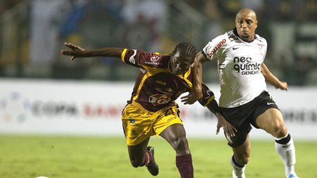 Roberto Carlos și-a reziliat contractul cu Corinthians după ce a fost amenințat cu moartea!** VEZI destinația fostului "galactic"