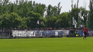 FOTO | Mesajul galeriei steliste pentru jandarmul "de 20 de bani" care a jignit un suporter!