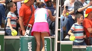 Decizia organizatorilor de la Roland Garros, după ce Irina Begu a lovit cu racheta un copil aflat în tribune | VIDEO