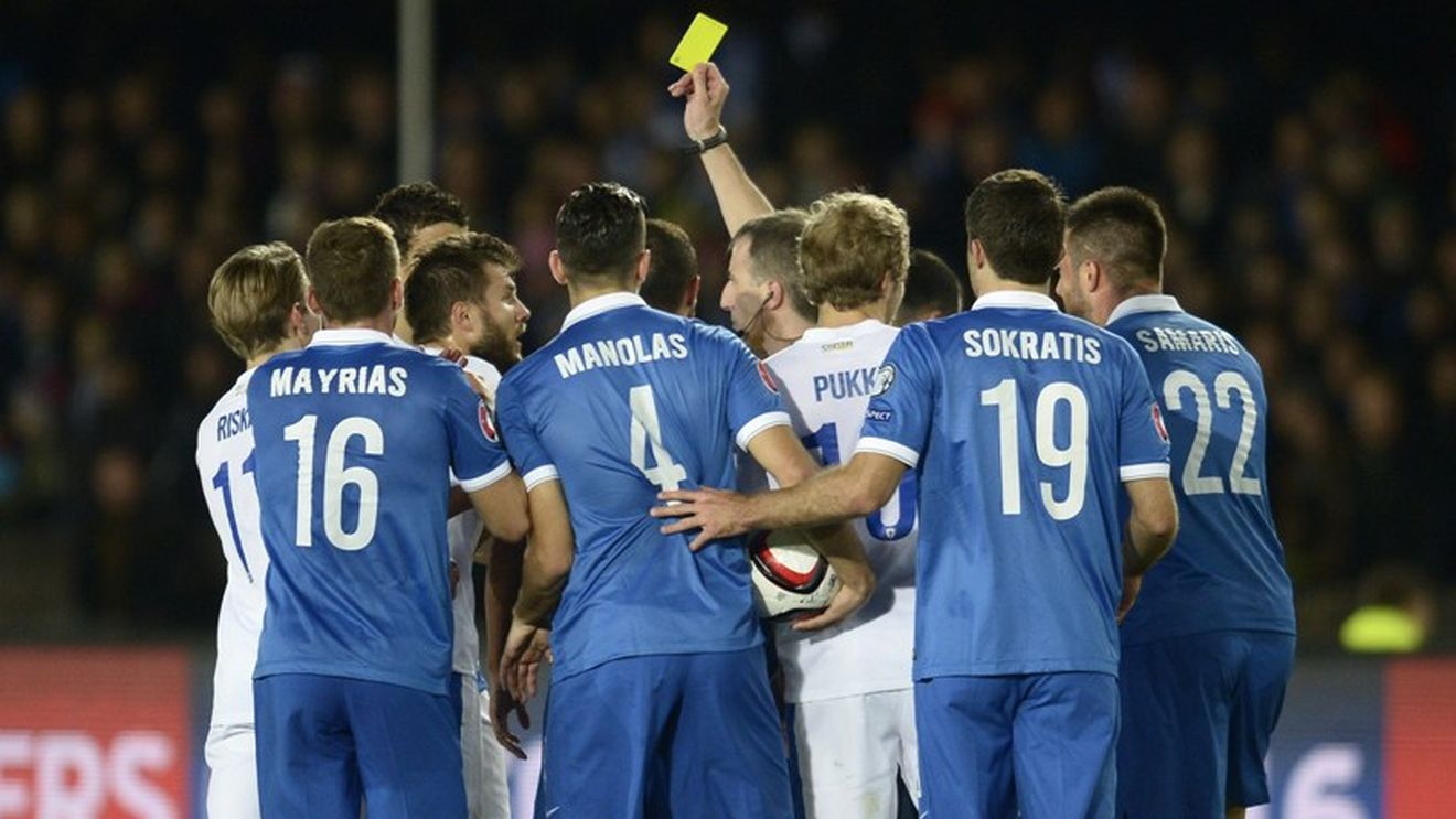 Fotbalul din Grecia, suspendat după ce un arbitru a fost atacat