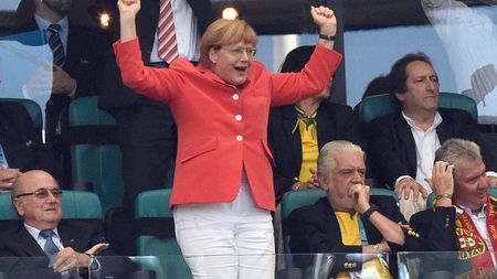 Angela Merkel, mesaj de susținere pentru clubul Borussia Dortmund, în urma exploziei de marți!