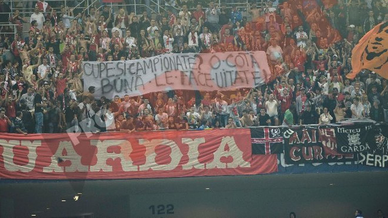 FOTO** Șefii lui Dinamo, acuzați de fani de jocuri dubioase: "Cupe și campionate? O cotă bună le face uitate"