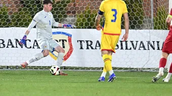 Codruț Sandu, singurul fotbalist din Liga 2 integralist în România U20 – Polonia U20. Portarul Corvinului a încasat gol direct din corner
