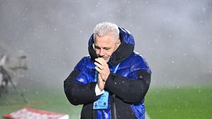 Marius Şumudică a vorbit de salariile vedetelor de la Rapid: „Sunt aberantele sumele vehiculate"