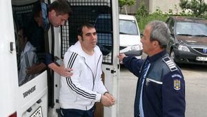 Ancheta continuă!