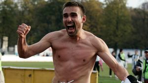 Suporterii "U" Cluj au intrat în vestiar peste jucători