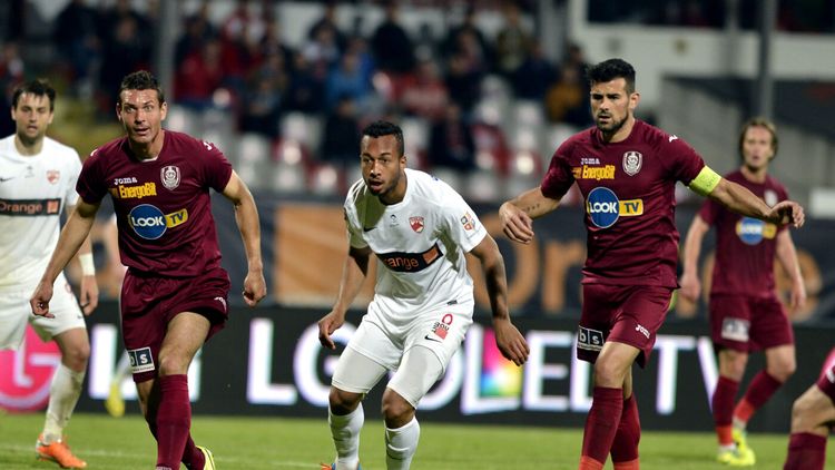 INTERVIU Un fost atacant francez de la Dinamo s-a apucat de K1 și are planuri mari: „Mi-aș dori să lupt în România. Mai pot și juca. Sunt în formă!”
