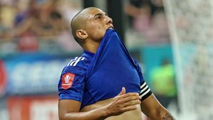 Începe agitația pentru banii din transferul lui Juan Bauza! Un club poate ajunge să își ia o țeapă uriașă cu procentele rămase la revânzare: „Domnul Mititelu ar trebui să îl dea pe 1.000.000 - 1.500.000 de euro”. EXCLUSIV