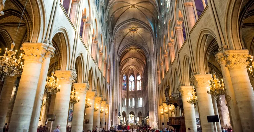 Catedrala Notre Dame din Paris a fost redeschisă pentru slujba de Paștele Catolic, la un an de când a ars