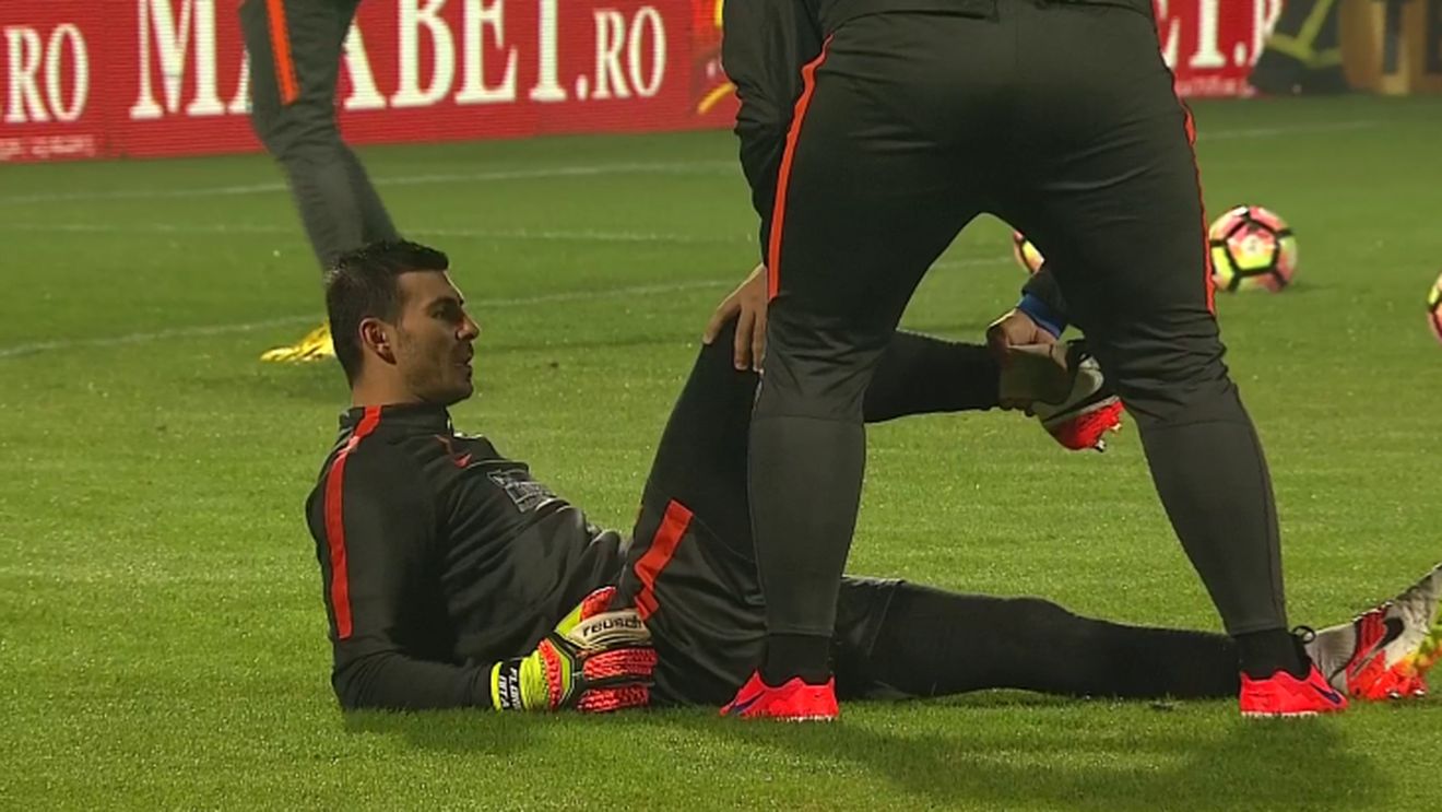 OUT înainte de meci! Niță s-a accidentat la încălzire, iar Reghe a fost forțat să-l schimbe. Are probleme la genunchi și va efectua un RMN