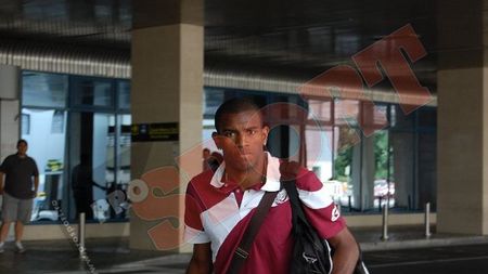 Helder a fugit de frig: **"Brrr...ce frig era în România!":)