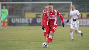 Deian Sorescu a ratat ocazia reprizei pentru Dinamo! Cum a trecut echipa lui Ionel Gane pe lângă gol cu FCSB | VIDEO