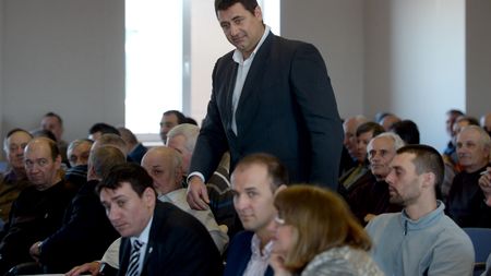 Alegeri deschise cu "șpriț" și continuate în cabina de vot! Robert Licu: "Alegătorilor îmbuibați li se spunea cum să voteze". Alexandru Dedu explică de ce FRH organizează un dineu în seara dinaintea alegerilor. Motivul incredibil pentru care nu vor mass-media în Adunarea Generală!