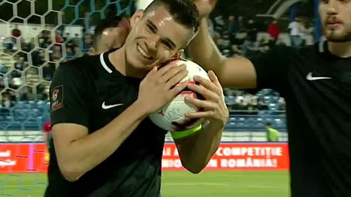 Performanță rară reușită de Ianis Hagi. Reacția fiului "Regelui": "Nu știu dacă mai e vreun jucător care să facă așa ceva, poate doar Dembele. Chiar sunt curios, voi vorbi cu ofițerul de presă"