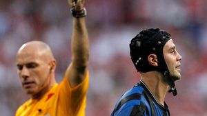 Chivu, cel mai "îngălbenit" din Ligă