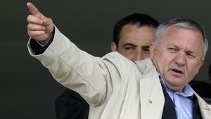 Porumboiu:"Cine primește bani se prostituează"