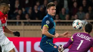 
Glumă sau prostie? Râzi cu lacrimi: ce a putut scrie pe twitter un fost "tunar" în timpul meciului Monaco - Arsenal