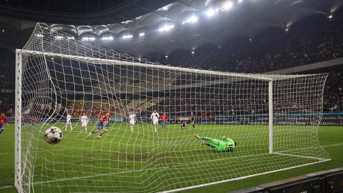 Istvan Kovacs, decizii-cheie în FCSB – Rapid: a dat două penalty-uri, câte unul de echipă, dar nu a acordat un cartonaș roșu spre furia giuleștenilor