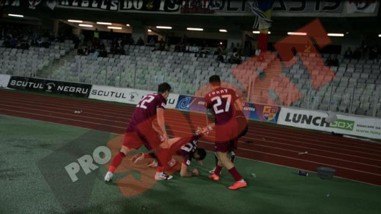 FOTO** Bătaie generală pe Cluj Arena!** Andone a retras echipa de pe teren! Bornescu: "Lăsați-mă, că-l omor"