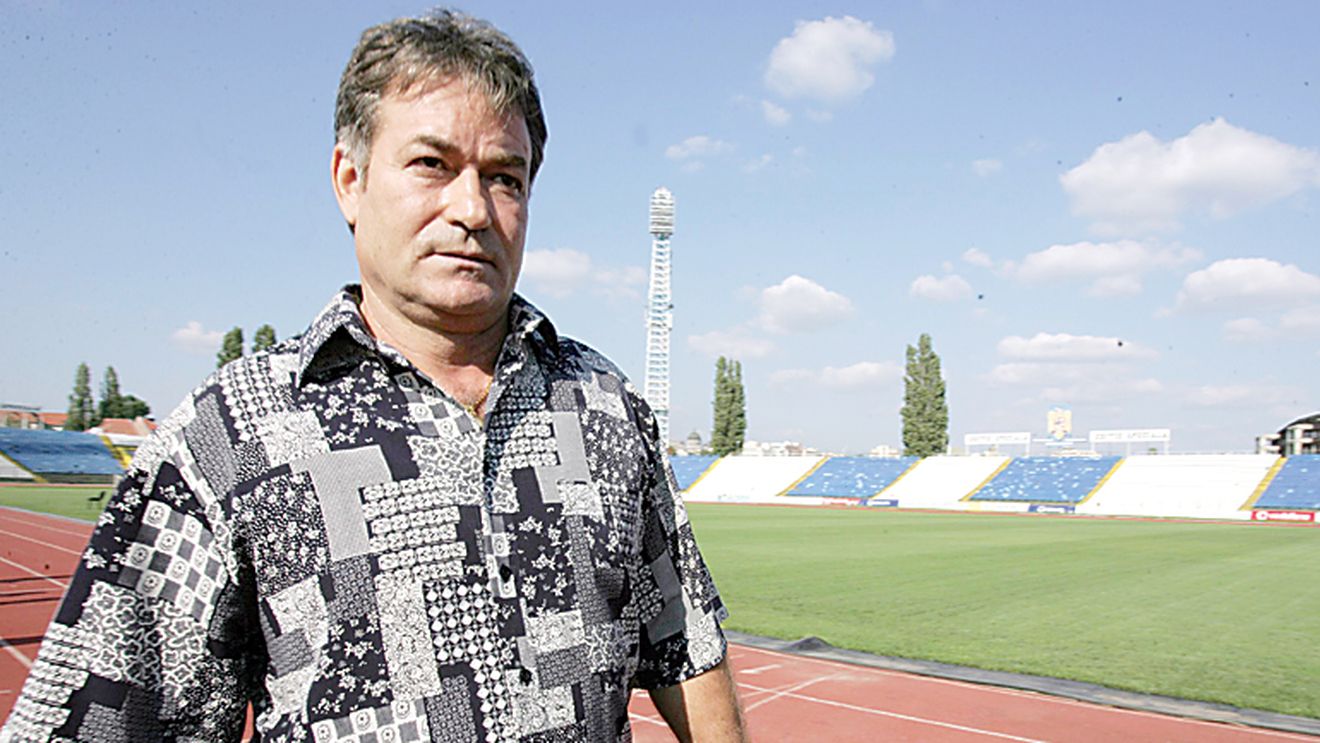 Costică Ștefănescu, antrenor la arabi