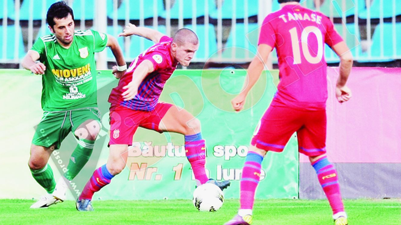 Unul înscrie, altul distruge!** Cum s-au mișcat M. Costea și Bourceanu la primul meci pentru Steaua