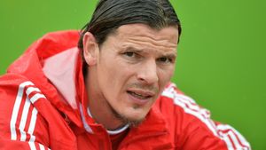 Guardiola nu se va baza pe Daniel van Buyten la Madrid. Belgianul a revenit în Germania pentru a asista la nașterea celui de-al treilea copil al său