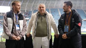 Mihai Rotaru, apariție extrem de rară într-o emisiune TV. Secretele Universității Craiova, păstrate de finanțator şi patronul misterios din Superliga, care poate fi Gigi Becali, cu care e cu adevărat prieten