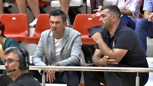 Cristi Balaj a rămas cu un gust amar după ce a pățit în tribună la meciul Universitatea Craiova - CFR Cluj: „E neplăcut când au pahare în mână și au un limbaj nepotrivit!”