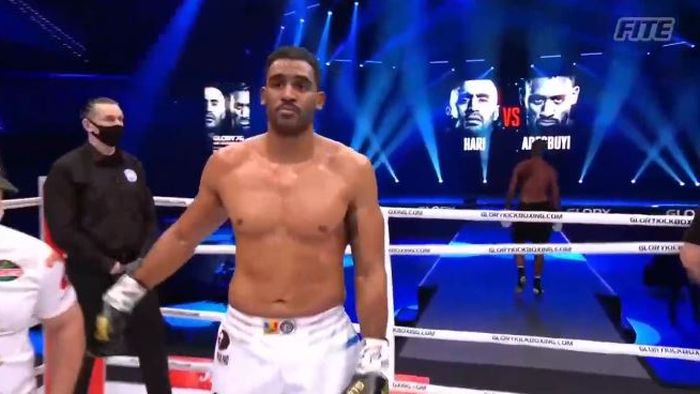 „Te lupți cu Rico Verhoeven? Ești gata să iei centura?”. Răspunsul genial dat de Benny Adegbuyi la întrebarea pe care și-o pun toți fanii Glory!