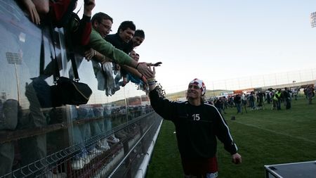 Povestea NEFARDATĂ‚ a CFR-ului** "Jucătorii mâncau mici după meciuri, nici nu știau ce e aia nocturnă"