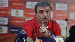 "Un antrenor cu personalitate ar pleca în două luni,** dar Stoichiță poate face treabă la Steaua!"